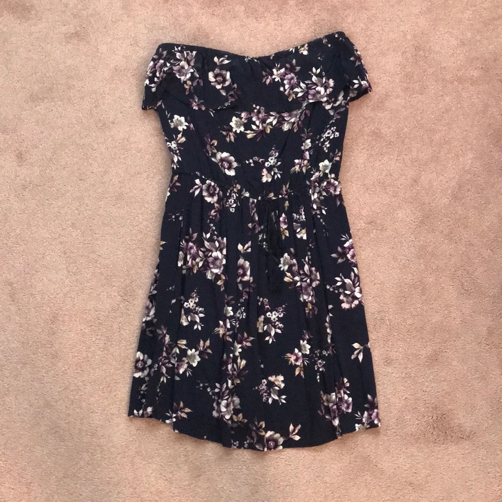 Navy flowered short dress